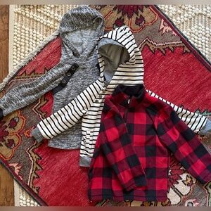 Lot of 3 sweatshirts 4T
